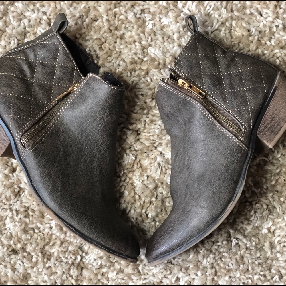Rustic grey booties